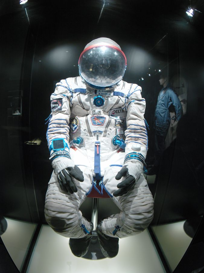 Space Expo - Pak van André Kuipers Space Expo - Pak van André Kuipers